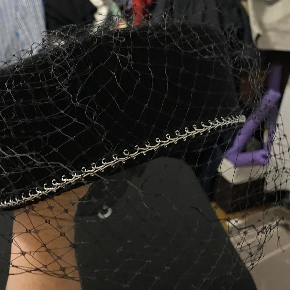 Elegant Black‎ Fascinator with Veil Bow accent silver trim no brand clean